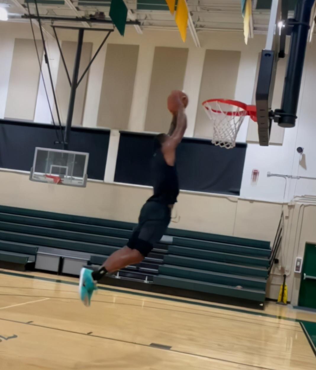 福彩3D专家精选连中方案复盘解析